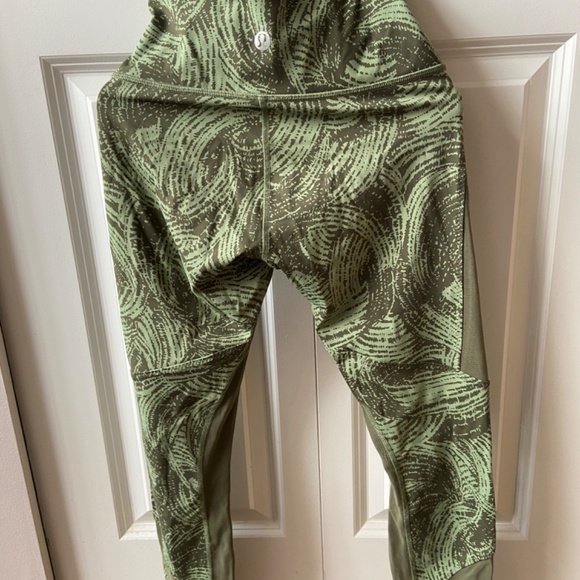 Lululemon Wanderlust High Times - Picture 3 of 3